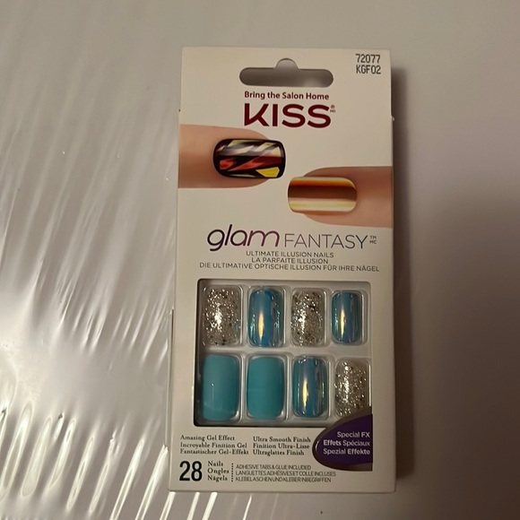 Kiss Other - Glam Fantasy Nails